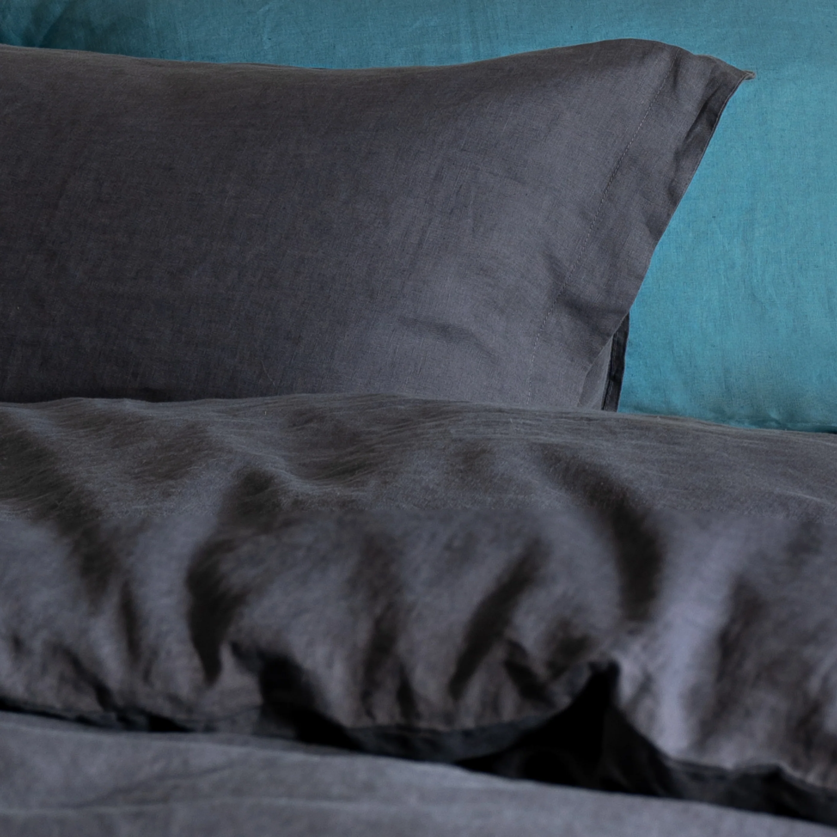 Midnight Grey French Linen Bedding And Bed Sheets - Image 4